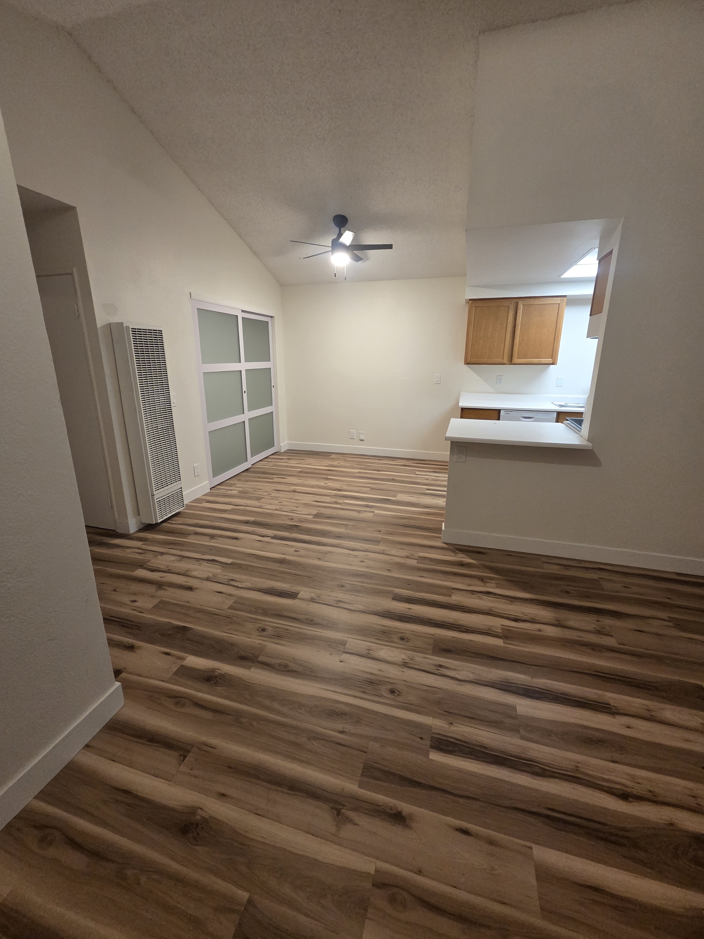714 N Clementine Apt E
